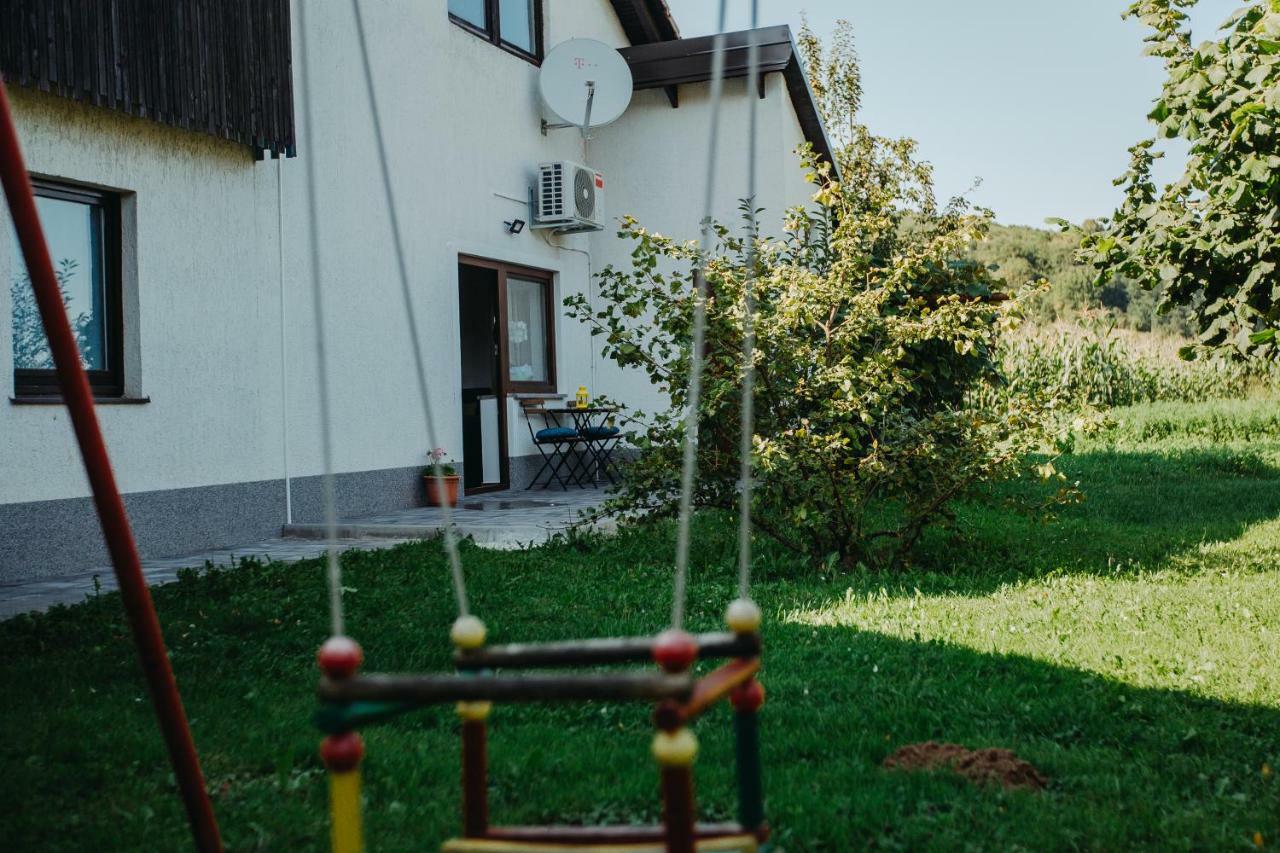 Apartman Vejama Josipdol Εξωτερικό φωτογραφία