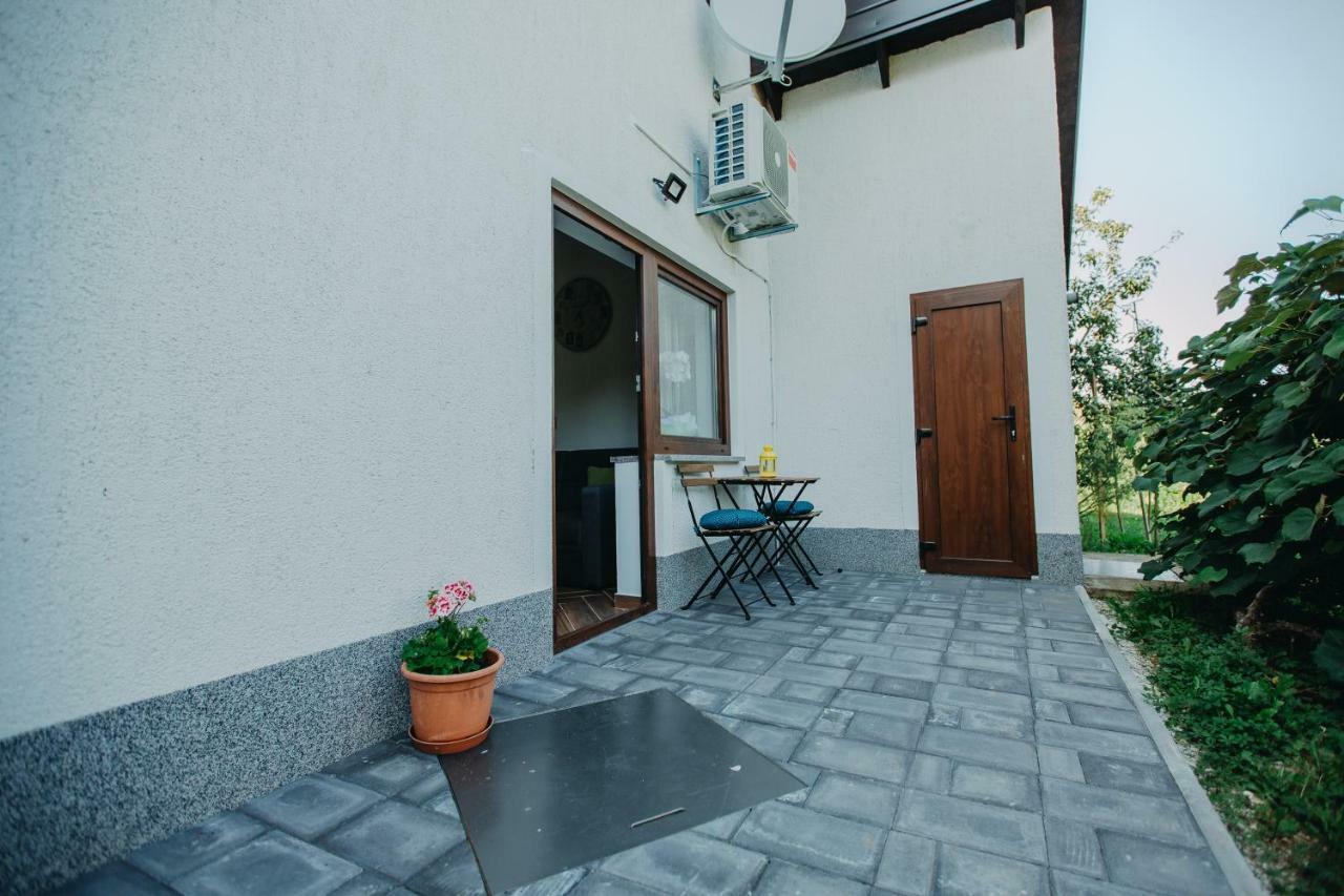 Apartman Vejama Josipdol Εξωτερικό φωτογραφία
